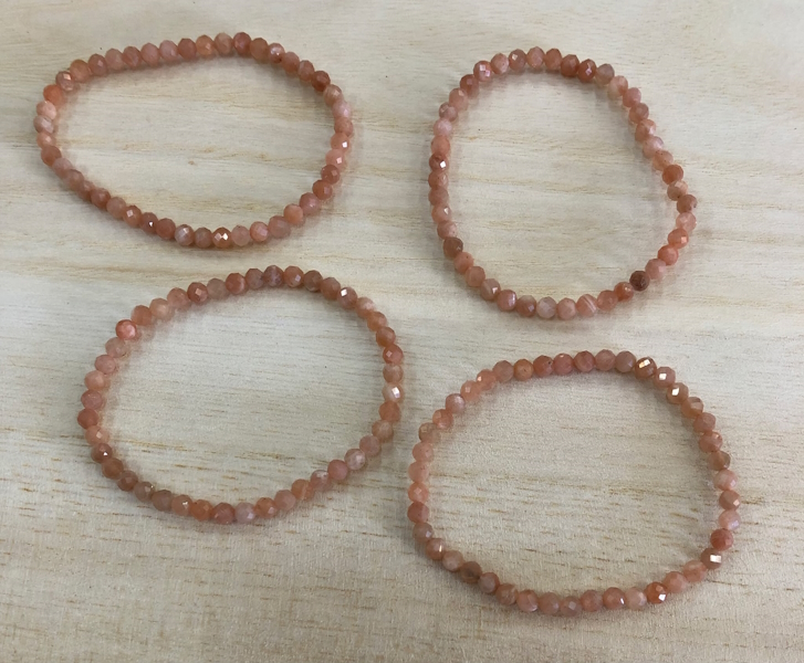 Pulsera Adularia bola facetada